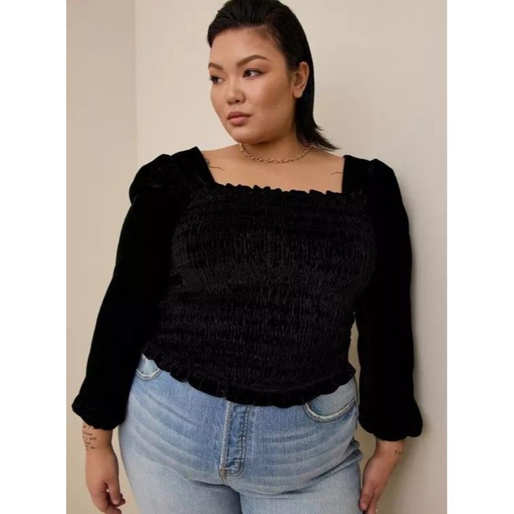 Torrid Smocked Velvet Crop Top Size M/L